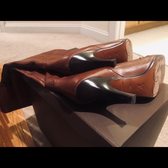 Louis Vuitton boots. Gently used - Picture 7 of 9